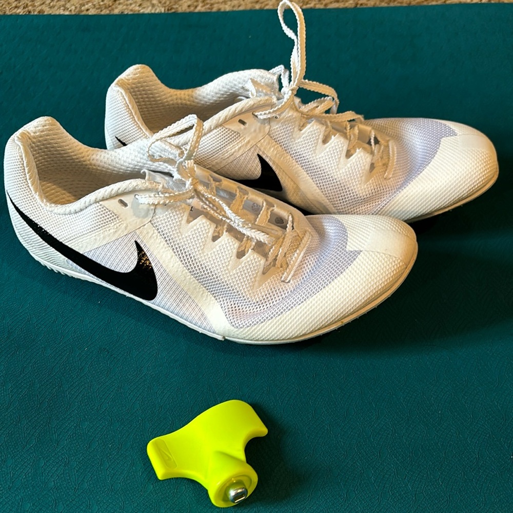 Men’s/Boy’s Nike track cleats. Like brand new. Size 8.5.